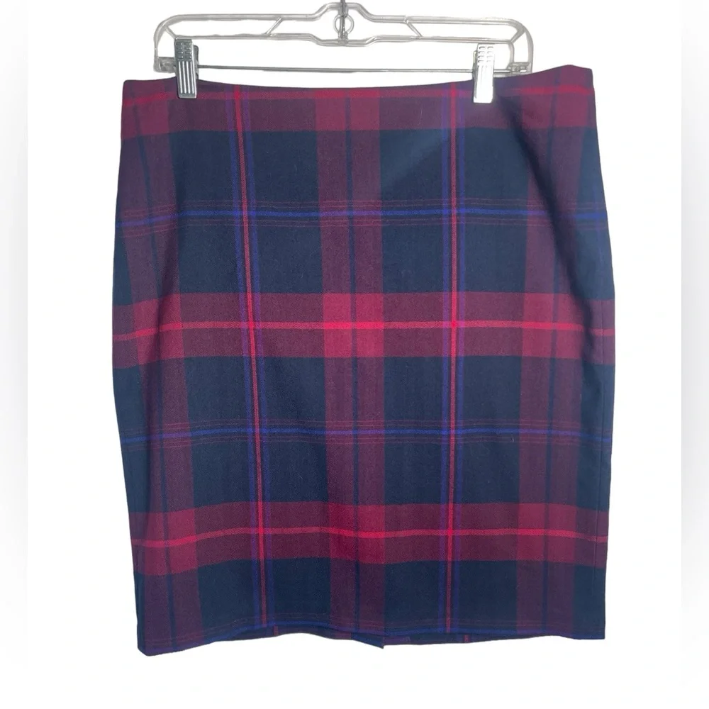 Tommy Hilfiger skirt size 12 navy‎ blue & dark pink plaid skirt flawless 💙🩷